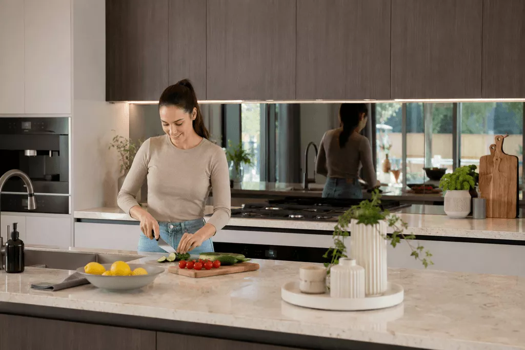 kitchen mirror splashback benefits