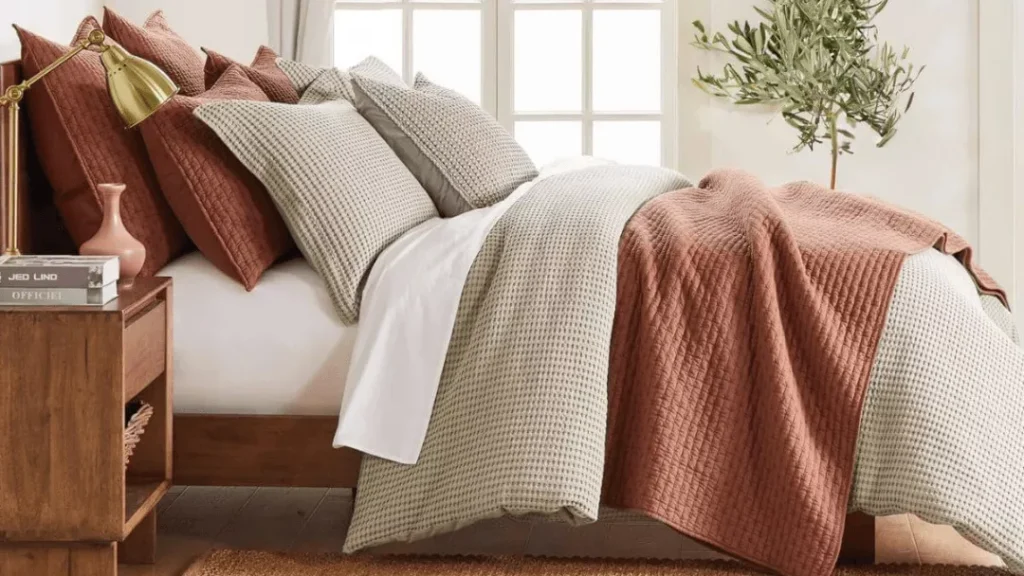Linen and Wool Bedding Layers